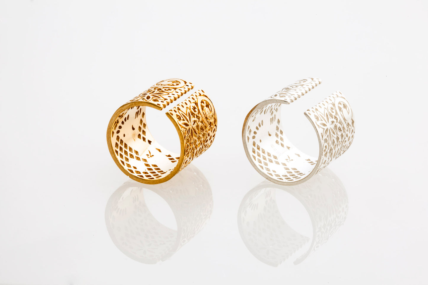 Anillo "Flores y Palomas"